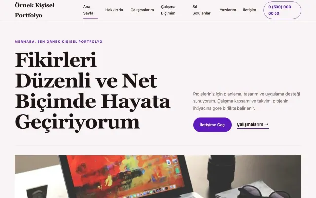 Kişisel Portfolyo için Editoryal Bordo Mor – Kişisel Portfolyo Web Sitesi ana sayfa görünümü