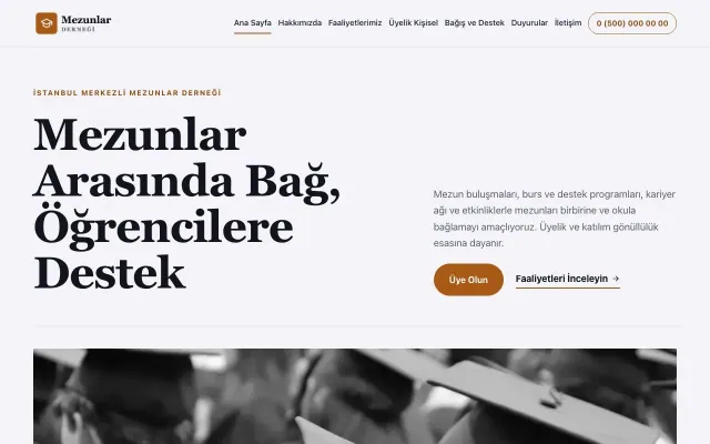 Mezunlar Derneği için Dergi Editoryal Lacivert Turuncu – Mezunlar Derneği Web Sitesi ana sayfa görünümü