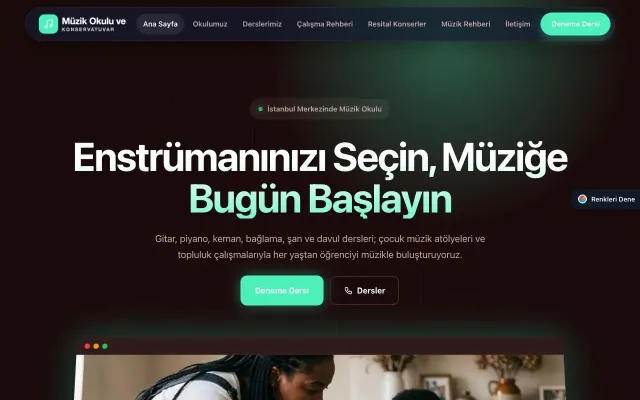 Müzik Okulu ve Konservatuvar için Koyu Modern Bordo Turkuaz – Müzik Okulu ve Konservatuvar Web Sitesi ana sayfa görünümü