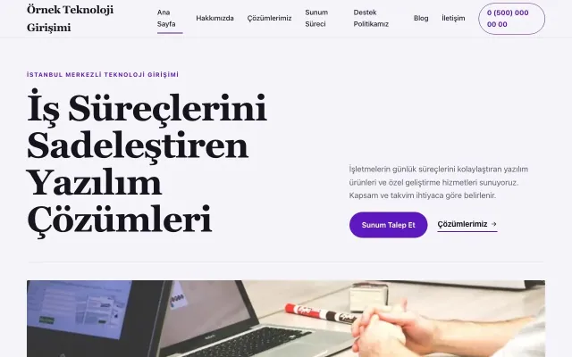 Teknoloji ve Girişim için Editoryal Lacivert Mor – Teknoloji ve Girişim Web Sitesi ana sayfa görünümü